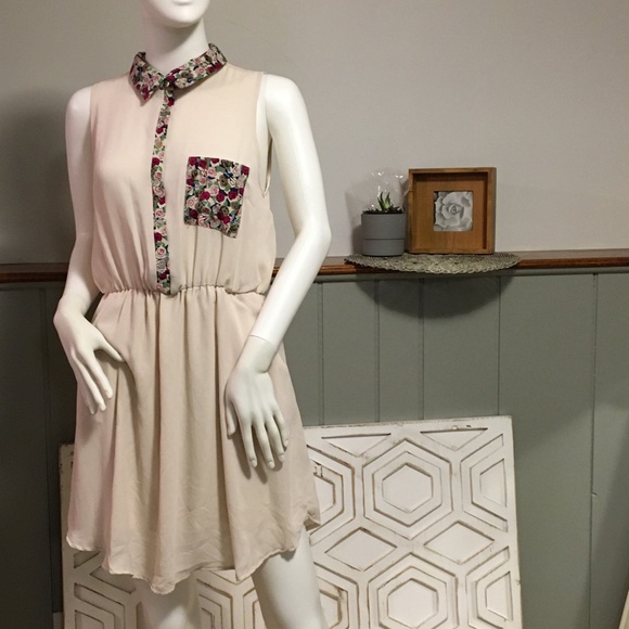 ❌SOLD❌🔆Adorable summer collar dress🔆 - Picture 3 of 12